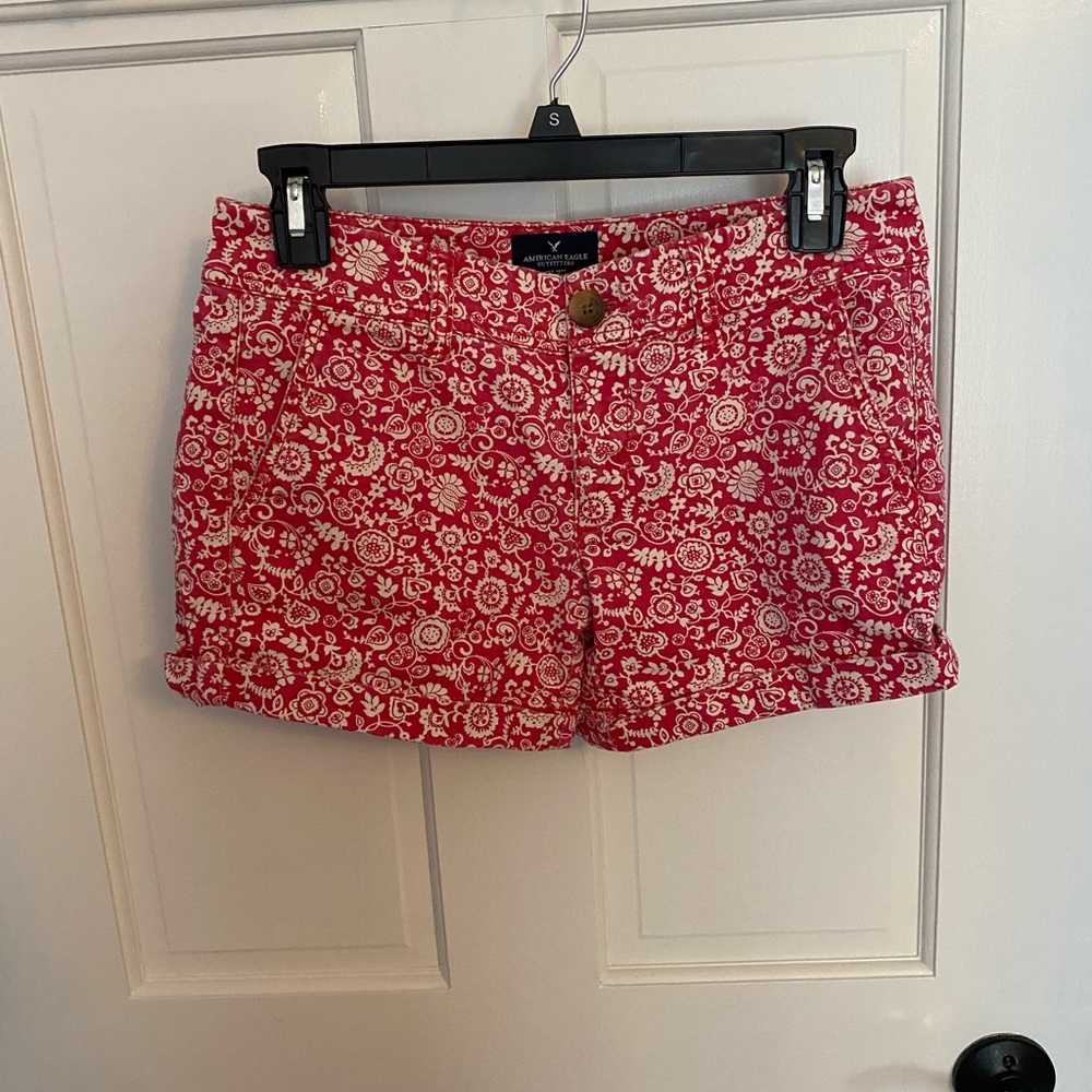AMERICAN EAGLE stretch patterned shorts